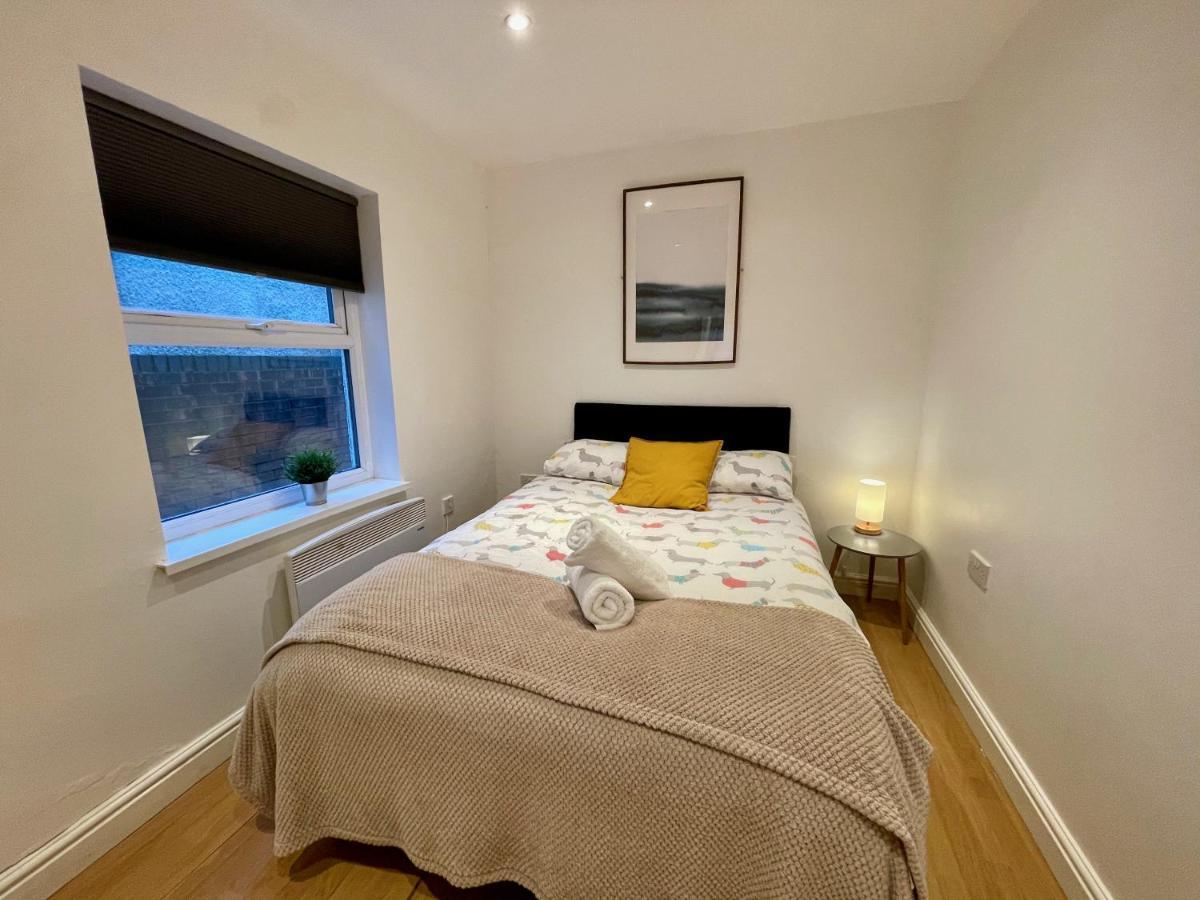 Bute Park Apartment W/ Heating + Private Bathroom カーディフ エクステリア 写真