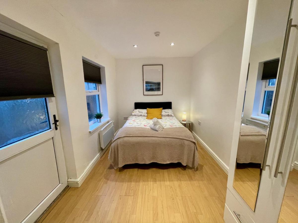 Bute Park Apartment W/ Heating + Private Bathroom カーディフ エクステリア 写真