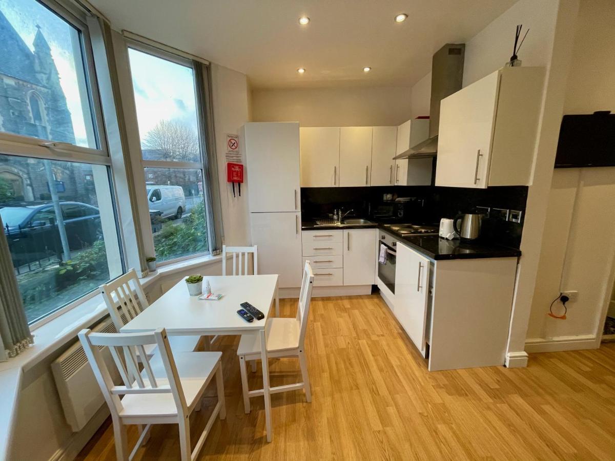 Bute Park Apartment W/ Heating + Private Bathroom カーディフ エクステリア 写真